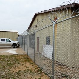 Galvanized Chain Link with Barb Wire